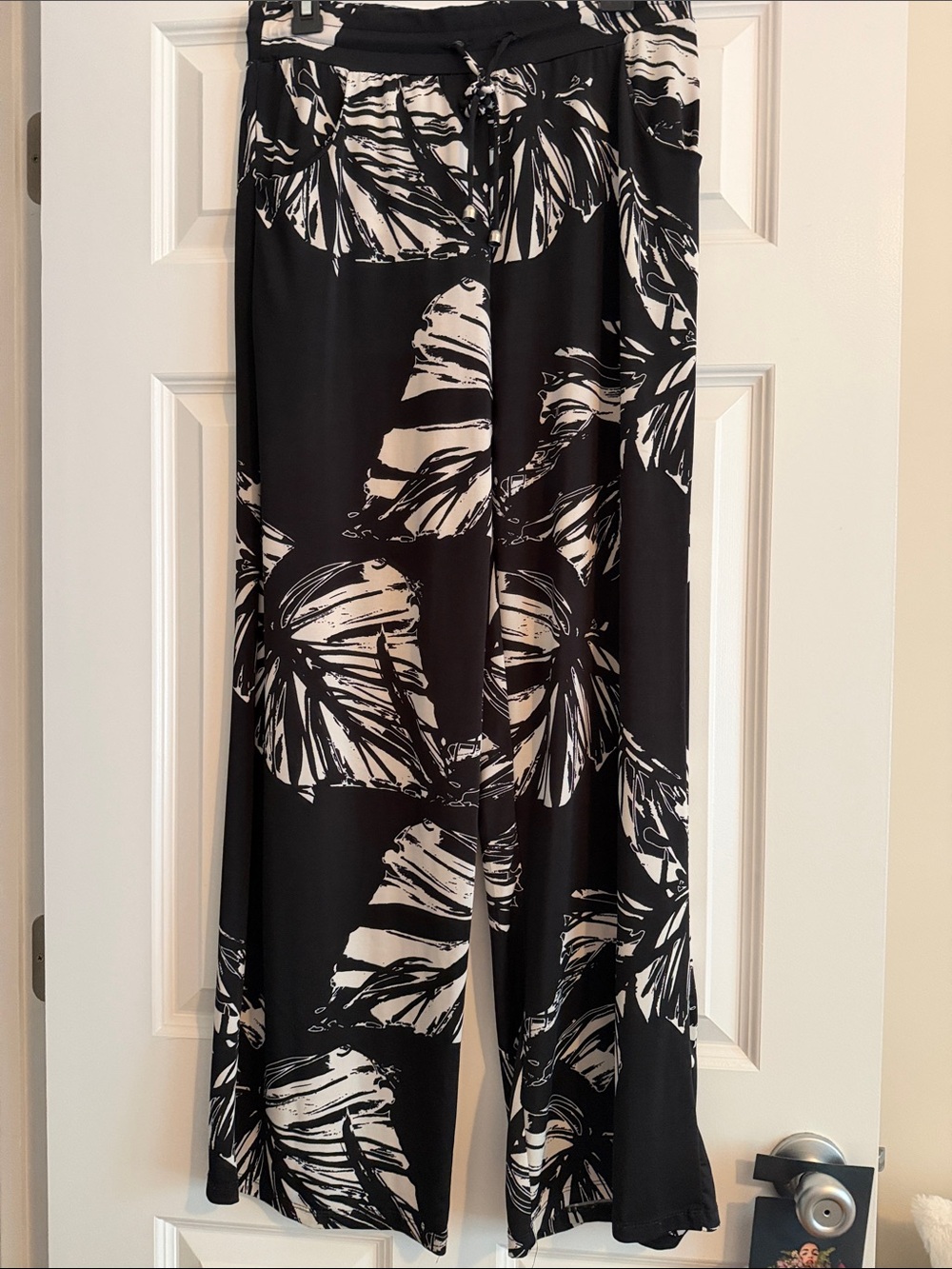 Black & Cream Wide-Leg Printed Palazzo Pants